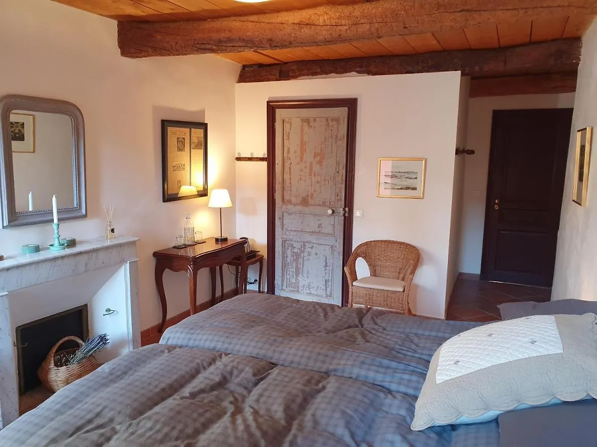 La Maison Provencale La Roquebrussanne Guest house