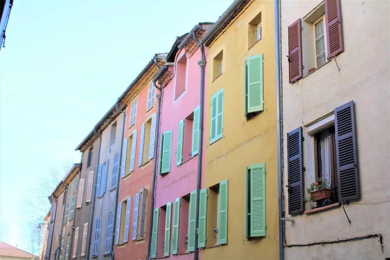 La Maison Provençale La Roquebrussanne França